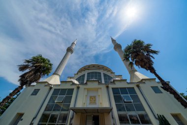 Shkoder, Arnavutluk - 1 Haziran 2018: Arnavutluk 'un başkenti Şkoder' de Ebu Bekr Camii 'nin veya Büyük Camii' nin inşası.
