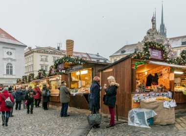 Brno, Çek Cumhuriyeti-15 Aralık 2016: İnsanlar 15 Aralık 2016 