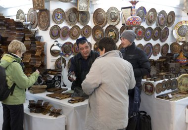 Özbekistan 'da geleneksel hediyelik eşyalar