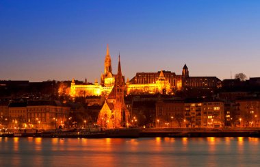 Gün batımında Matthias Kilisesi, Budapeşte