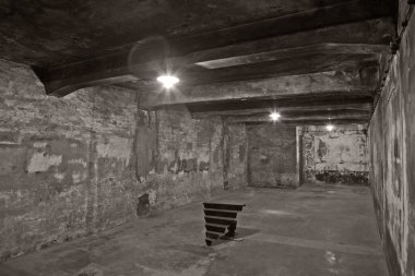 OSWIECIM, POLAND - 22 Ekim 2012 'de Polonya' nın Oswiecim kentinde eski bir Nazi imha kampı olan Auschwitz Kampı II. Avrupa 'daki en büyük Nazi toplama kampıydı..