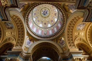 Eski tarihi katedralin içi