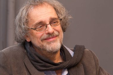 Macar Film Akademisi rektörü Tamas Ascher, 29 Mayıs 'ta röportaj verdi. 29 Mayıs 2012.Ascher geçen yıl Cate Blanchett ve Hugo Weaving ile Washington 'da çalıştı..