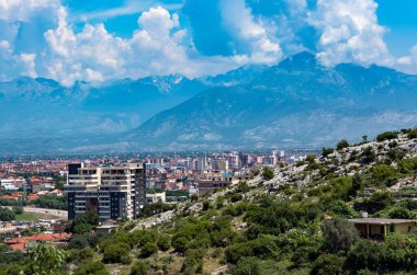Shkoder, Arnavutluk - 1 Haziran 2018: Arnavutluk 'un kuzeyindeki Şkoder kentinin gerçek manzarası. 