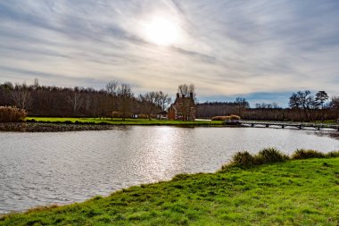 Baharda parkın manzarası