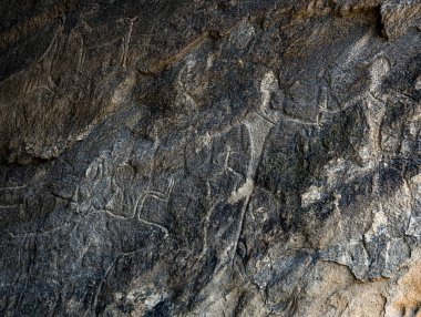 Gobustan Ulusal Parkı 'nda antik kaya oymacılığı. Bakü, Azerbaycan yakınlarındaki Gobustan 'da Petroglyphs Sergisi.