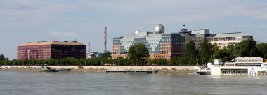 BUDAPEST, HUNGARY - 14 Mayıs 2013 'te Budapeşte' deki ELTE Bilim Fakültesi binası. Eotvos Lorand Üniversitesi (ELTE) Macaristan 'ın en büyük ve en eski üniversitesidir..