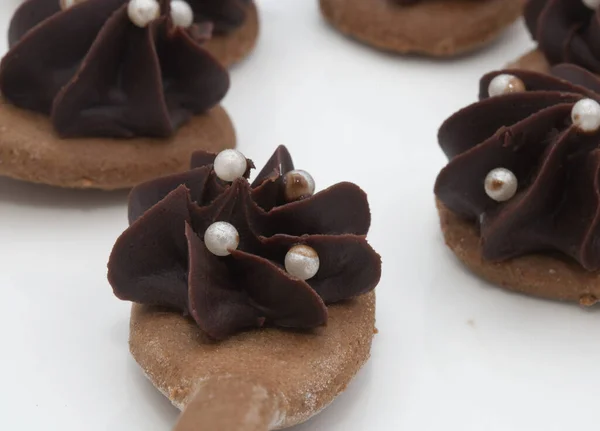 Chocolate Cake Cream Nuts — Stock Photo, Image