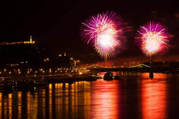 Budapest Maďarsko Srpna Ohňostroj Nad Řekou Dunaj Slavnostní Vyhlášení Každoročního — Stock fotografie