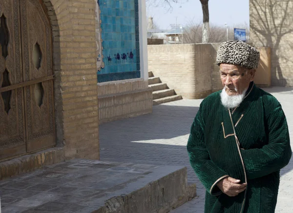 Senior Man Straat Winter Oezbekistan — Stockfoto