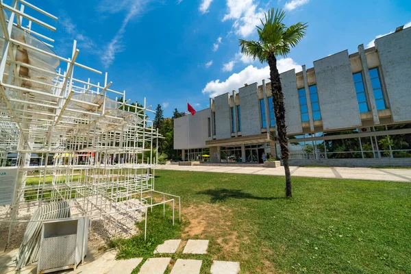 Tirana Albánie Května 2018 Objekt Instalačního Umění Názvem Mrak Centru — Stock fotografie