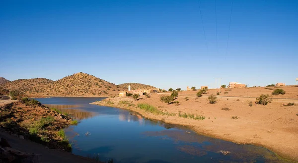 モロッコアトラス山の貯水池 — ストック写真