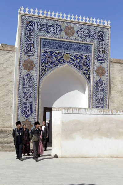 Bukhara Uzbekistan Maart Ongeïdentificeerde Mensen Bezoeken Het Temur Palace Maart — Stockfoto