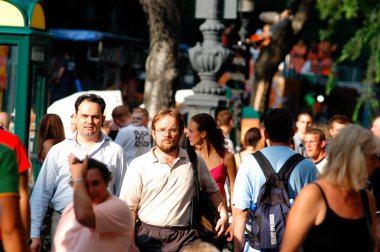 BUDAPEST, HUNGARY - 8 Ağustos 2004 'te Macaristan' ın Budapeşte kentinde düzenlenen Budapeşte Sokak Festivali katılımcıları.                     