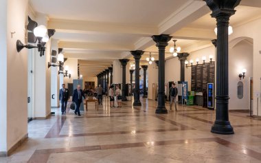 Budapeşte, Macaristan - 6 Mart 2019: Budapeşte, Macaristan 'daki Corvinus Üniversitesi' nin İçişleri.
