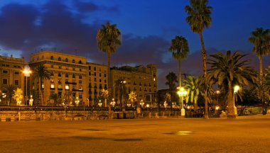 Barcelona, İspanya 'nın gece manzarası