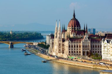 Budapeşte 'deki Macar parlamentosuna bakış