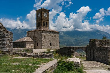 Cirokaster kalesi, Arnavutluk 'un güneyindeki UNESCO Dünya Mirası sahası.