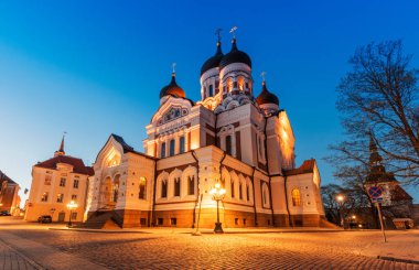 Gün batımında Tallinn, Nevsky Katedrali