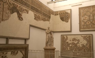 TUNIS, TUNISIA - 3 Şubat 2009: Tunus 'taki Bardo Müzesinin İçi