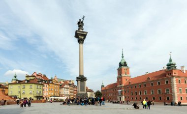 Riga, Letonya 'nın merkezindeki eski belediye binasının manzarası.