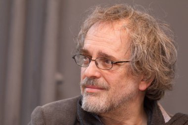 Macar Film Akademisi rektörü Tamas Ascher, 29 Mayıs 'ta röportaj verdi. 29 Mayıs 2012.Ascher geçen yıl Cate Blanchett ve Hugo Weaving ile Washington 'da çalıştı..