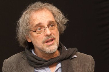 Macar Film Akademisi rektörü Tamas Ascher, 29 Mayıs 'ta röportaj verdi. 29 Mayıs 2012.Ascher geçen yıl Cate Blanchett ve Hugo Weaving ile Washington 'da çalıştı..