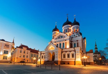 Gün batımında Tallinn, Nevsky Katedrali
