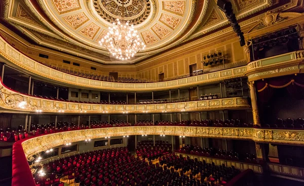 ラトビアのリガ 2016年4月30日 ラトビアのリガにあるラトビア国立歌劇場の内部 国立歌劇場は1863年にサンクトペテルブルクの建築家ルートヴィヒ ボーンシュテットによって建設されました — ストック写真