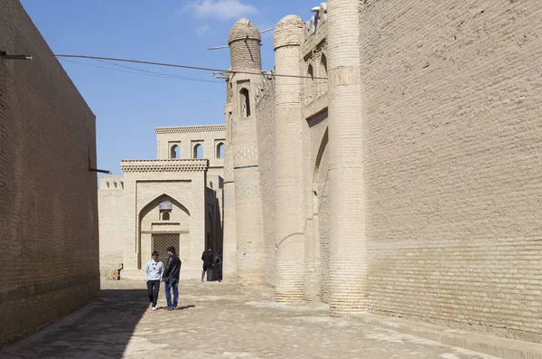 Khiva Uzbekistan Maart Onbekenden Bezoeken Fort Van Khiva Maart 2012 — Stockfoto