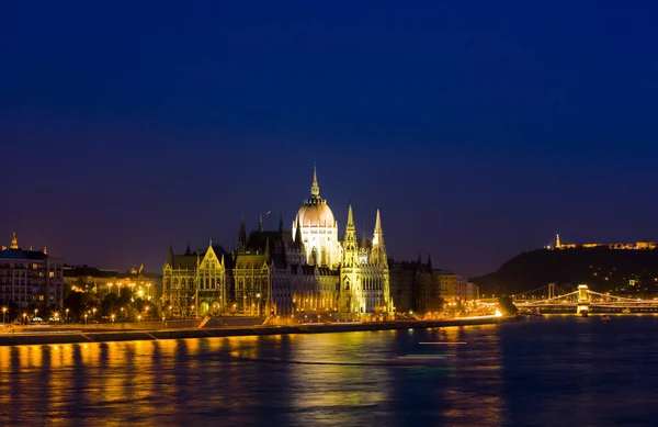 Венгерский Парламент Будапеште — стоковое фото