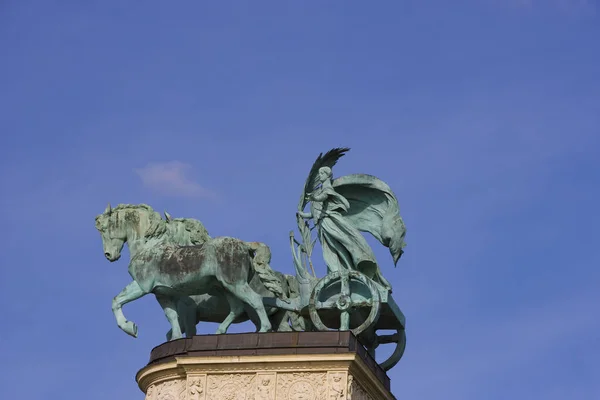 Monumento Plaza Del Héroe Budapest —  Fotos de Stock