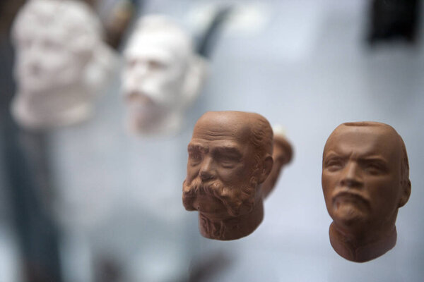 Small sculptures of famous persons