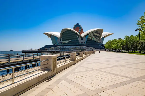 Baku Azerbaijan Maio 2019 Construção Novo Centro Comercial Entretenimento Caspian — Fotografia de Stock