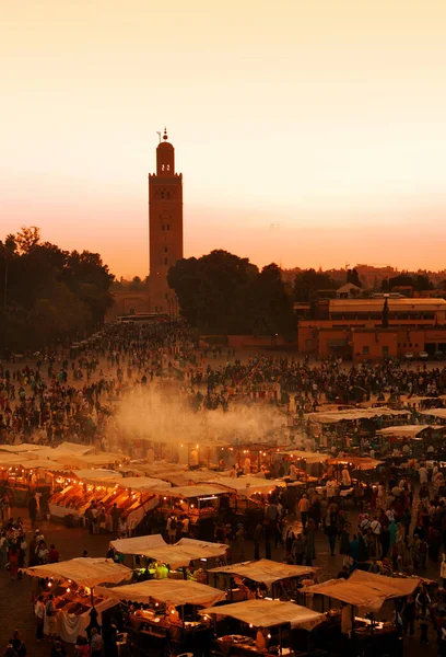 Marrakesh Morocco Novembro Pessoas Não Identificadas Visitam Praça Jemaa Fna — Fotografia de Stock