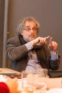 Macar Film Akademisi rektörü Tamas Ascher, 29 Mayıs 'ta röportaj verdi. 29 Mayıs 2012.Ascher geçen yıl Cate Blanchett ve Hugo Weaving ile Washington 'da çalıştı..