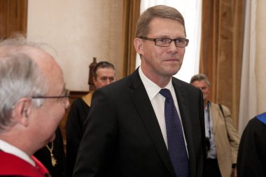 BUDAPEST, HUNGARY - 25 Haziran: Matti Taneli Vanhanen Fin siyasetçi, eski Finlandiya Başbakanı ve Merkez Parti Başkanı ELTE Univ 'i ziyaret etti. 25 Haziran 2010 'da Budapeşte, Macaristan.