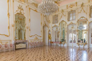 Eski tarihi binanın içi