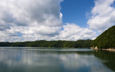 Polonya 'daki güzel Solina Gölü
