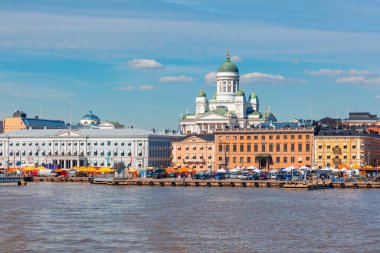 HELSINKI, FINLAND - 4 Mayıs 2016: Helsinki 'deki Lüteryen katedrali. Helsinki Finlandiya 'nın başlıca siyasi, eğitim, mali, kültürel ve araştırma merkezidir.