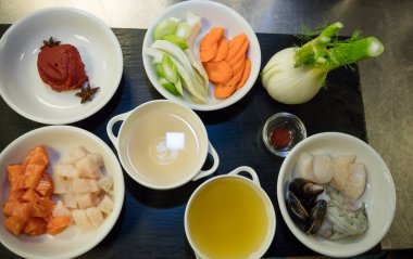 Çin yemeği, buğulanmış pirinç ve balık.