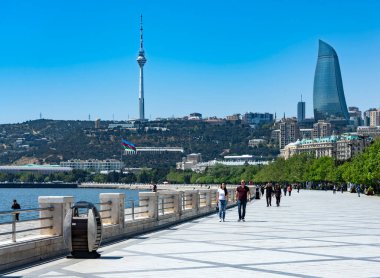 Bakü, Azerbaycan - 6 Mayıs 2019: Bakü, Azerbaycan 'da Hazar Bulvarı
