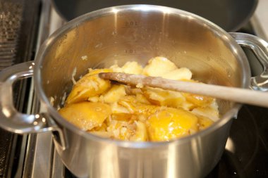 Fırının pişirme işlemi. Kapat.