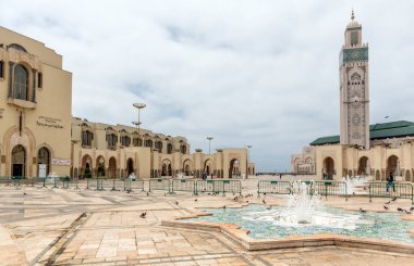 Gündüz vakti güzel bir cami.