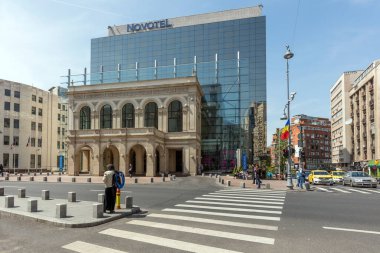 Bükreş, Romanya - 2 Mayıs 2017: Bükreş 'in tarihi merkezinde Novotel Oteli Binası.
