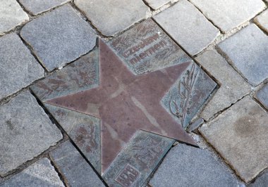 Ünlü birinin yıldız işaretli taş kaldırımı.