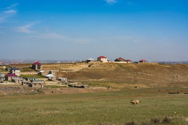 Bakü, Azerbaycan - 9 Mayıs 2019: Bakü, Azerbaycan yakınlarındaki küçük bir köy.