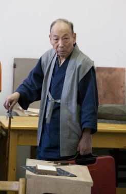 BUDAPEST, HUNGARY - 12 EKİM: Isamu Adachi, 12 Ekim 2010 'da Macaristan' ın Budapeşte kentinde Güzel Sanatlar Üniversitesi 'nde Japon ressam dersleri verdi..