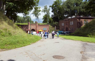 Gizycko, Polonya - 13 Temmuz 2012: Gizycko, Masuria, Polonya Boyen kalesi.