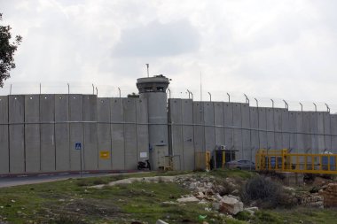 BETHLEHEM, PALESTINE - 2 Ocak 2013 'te Filistin, Beytüllahim' de İsrail ile Filistin arasındaki duvar.